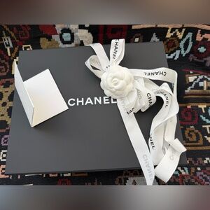 CHANEL MAGNETIC Empty Gift BoX Purse + Camélia + Ribbon + Tissues + Card